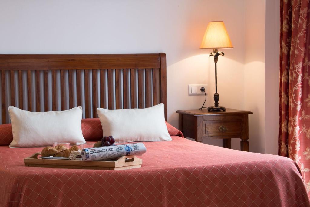 Apartamentos Plaza Cavana 5 Nerja Oda fotoğraf