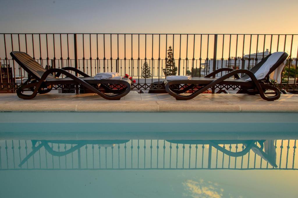 Apartamentos Plaza Cavana 5 Nerja Dış mekan fotoğraf