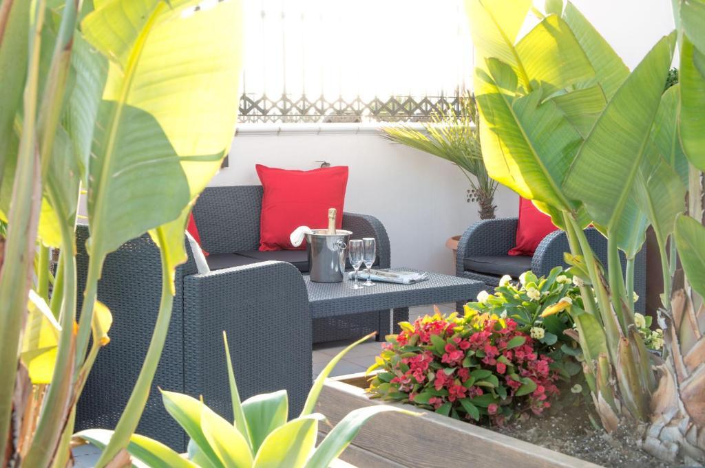 Apartamentos Plaza Cavana 5 Nerja Dış mekan fotoğraf