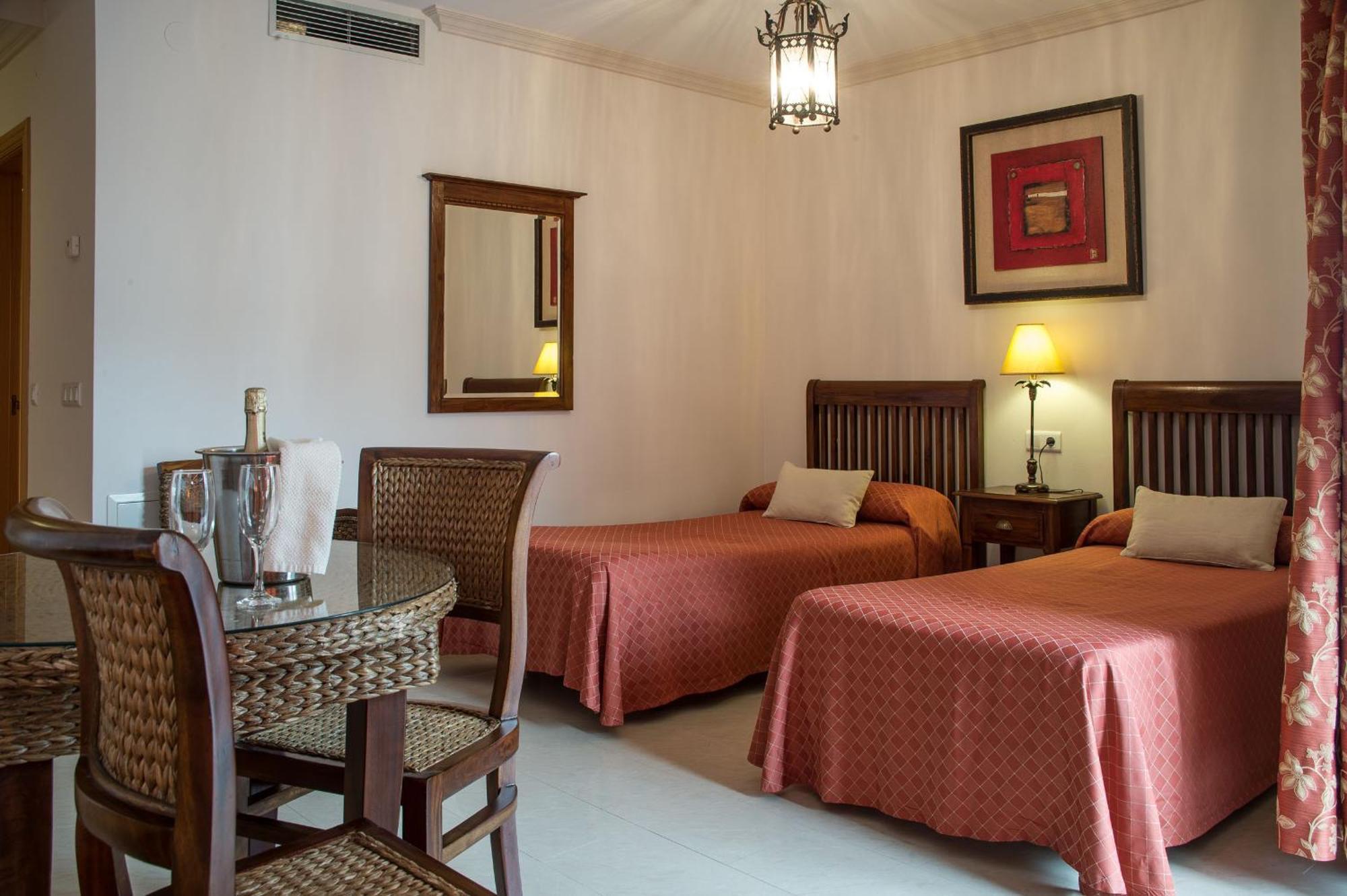Apartamentos Plaza Cavana 5 Nerja Dış mekan fotoğraf