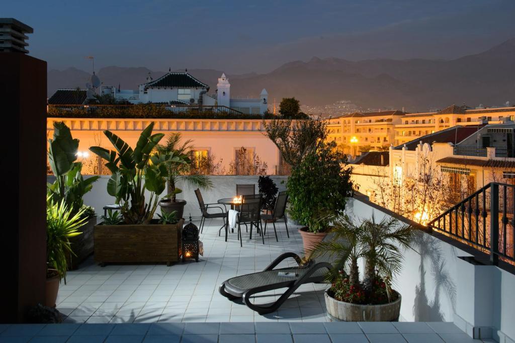 Apartamentos Plaza Cavana 5 Nerja Dış mekan fotoğraf