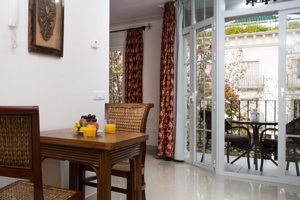 Apartamentos Plaza Cavana 5 Nerja Dış mekan fotoğraf